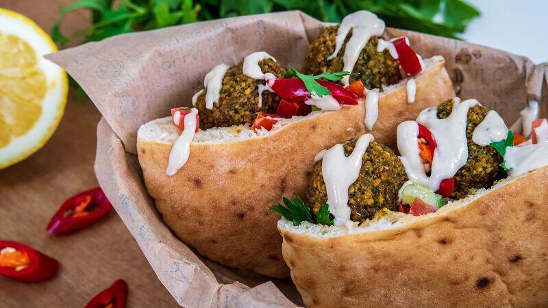 Hummus With Falafel